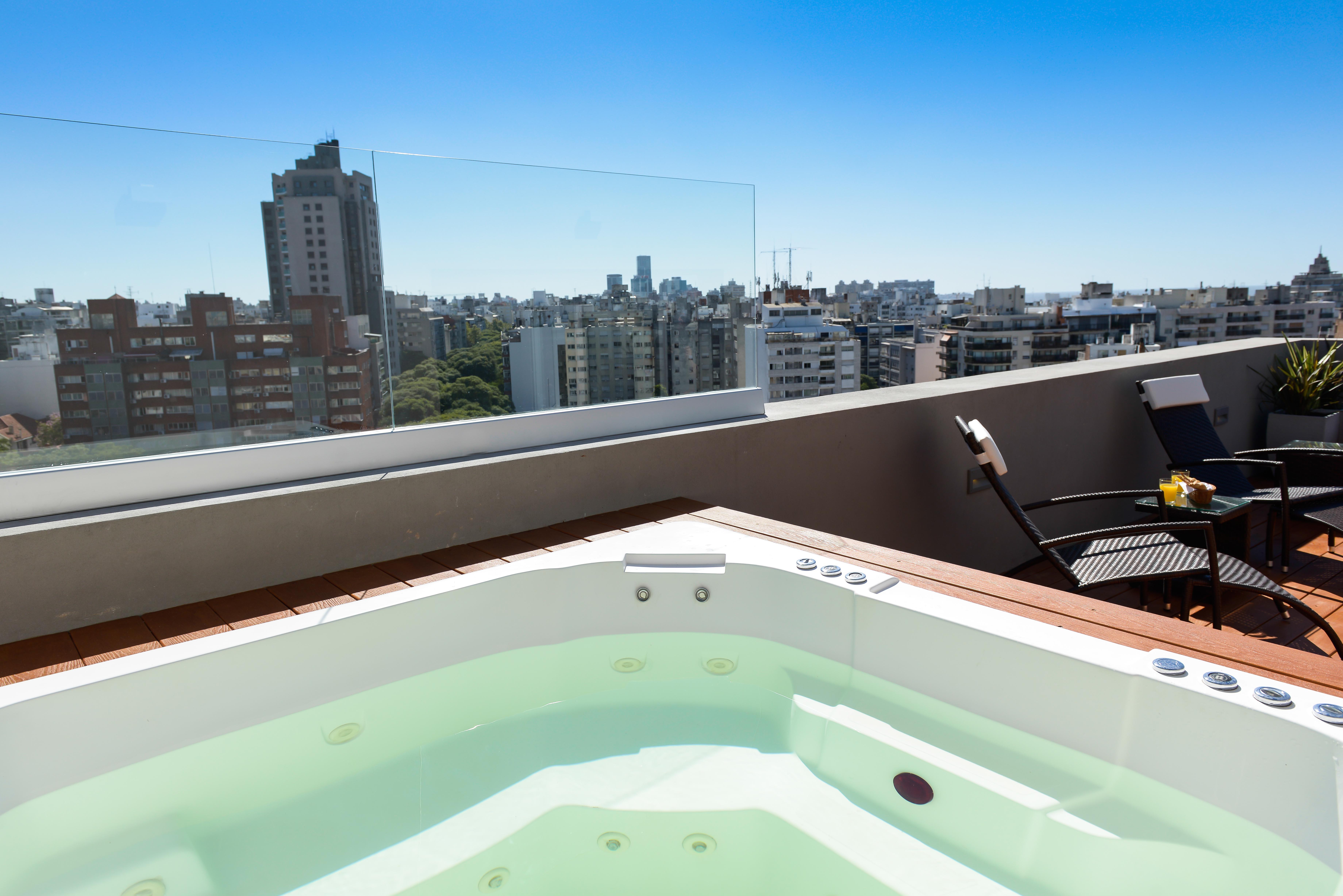 Merit Montevideo Apart & Suites Exterior photo